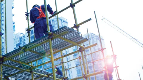 Commercial scaffolding services